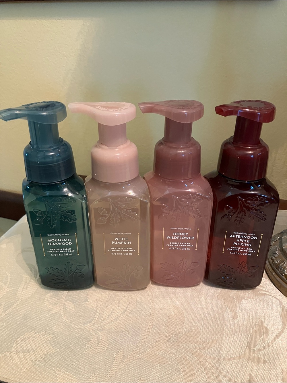 ✨Bath & Body Works foaming hand soaps bundle NWT